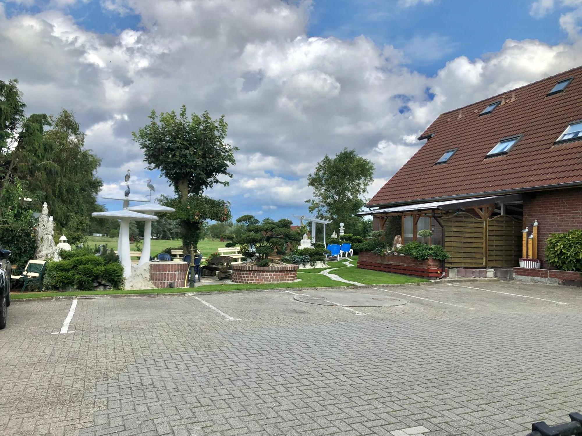 Garni Hotel-Pension Holum Neuharlingersiel Eksteriør billede