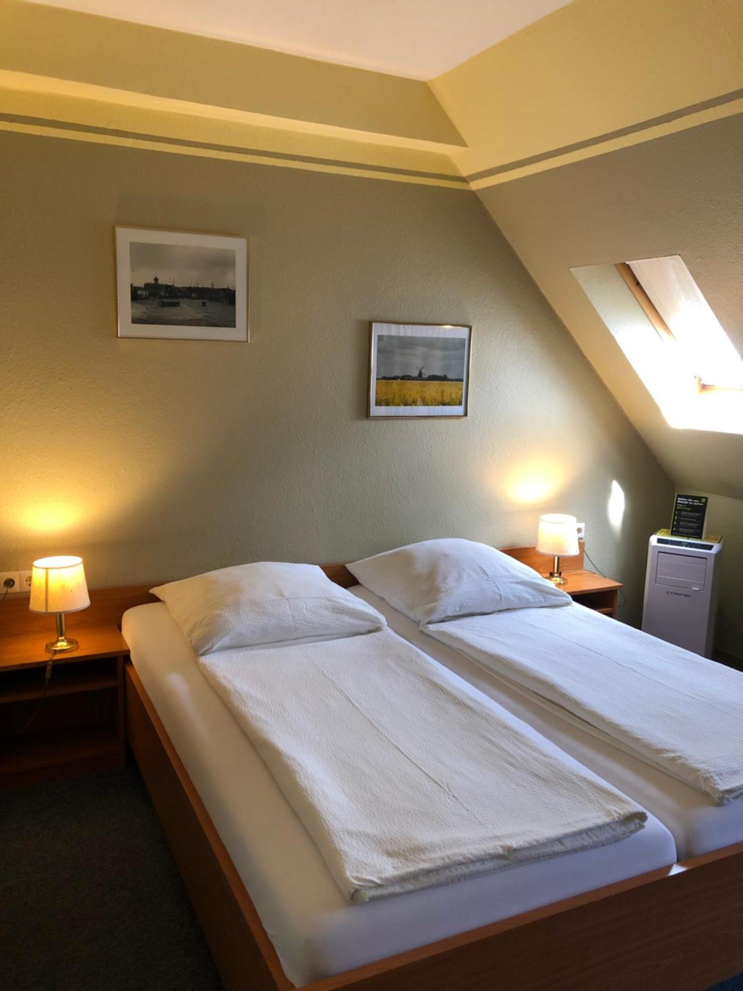 Garni Hotel-Pension Holum Neuharlingersiel Eksteriør billede